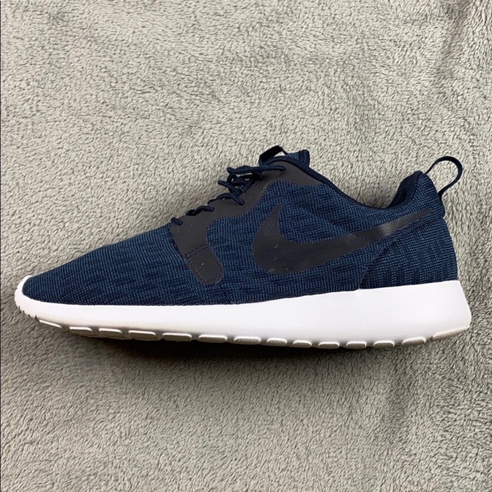 Men’s Size 12. Nike Roshe One Knit Jacquard